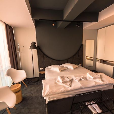 Hotel Arka Orşova Esterno foto