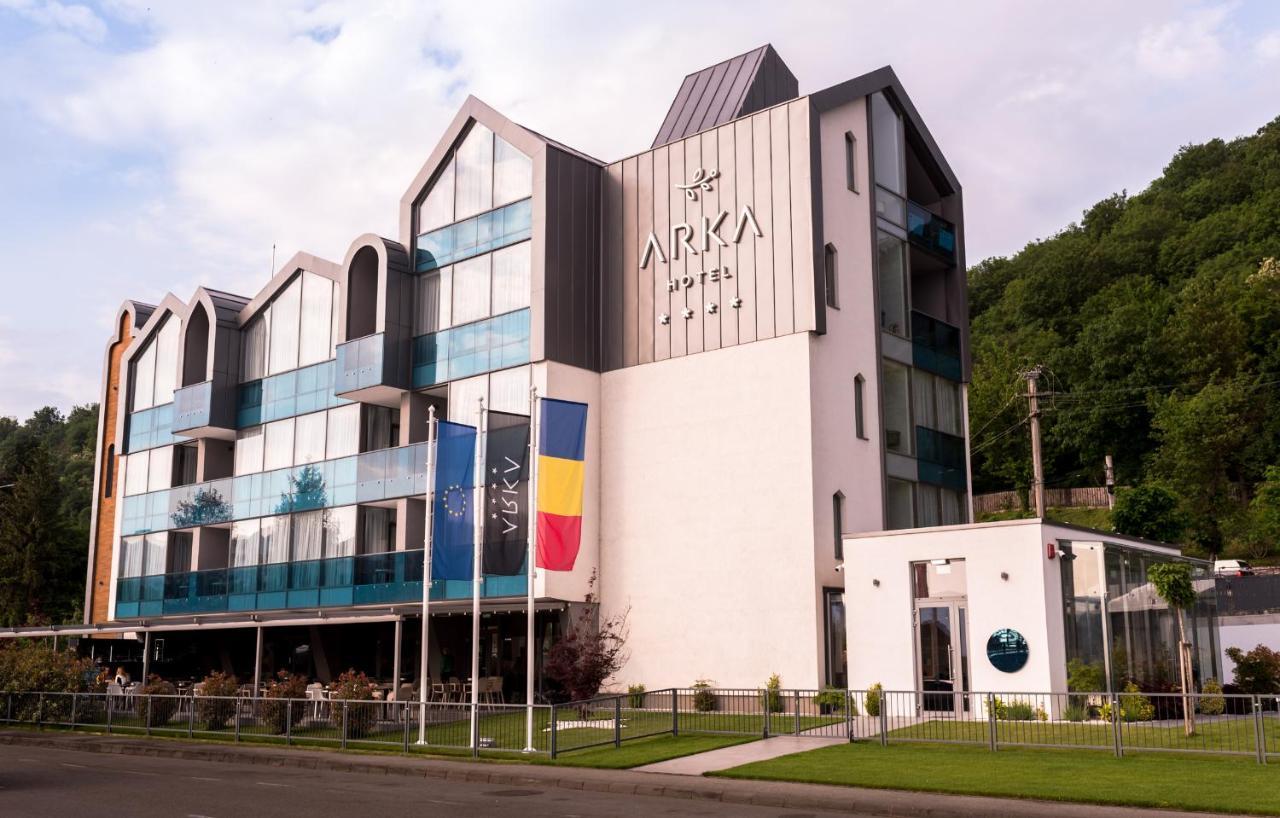 Hotel Arka Orşova Esterno foto