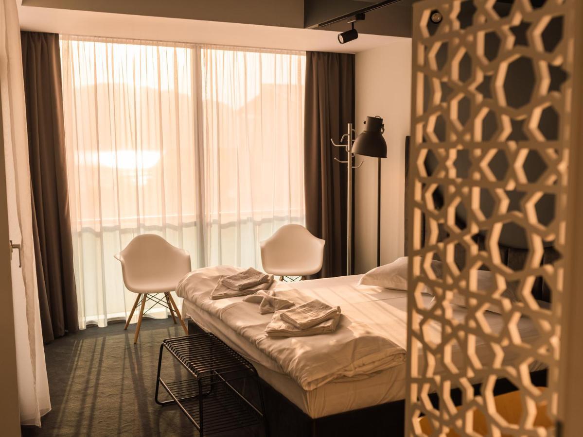 Hotel Arka Orşova Esterno foto