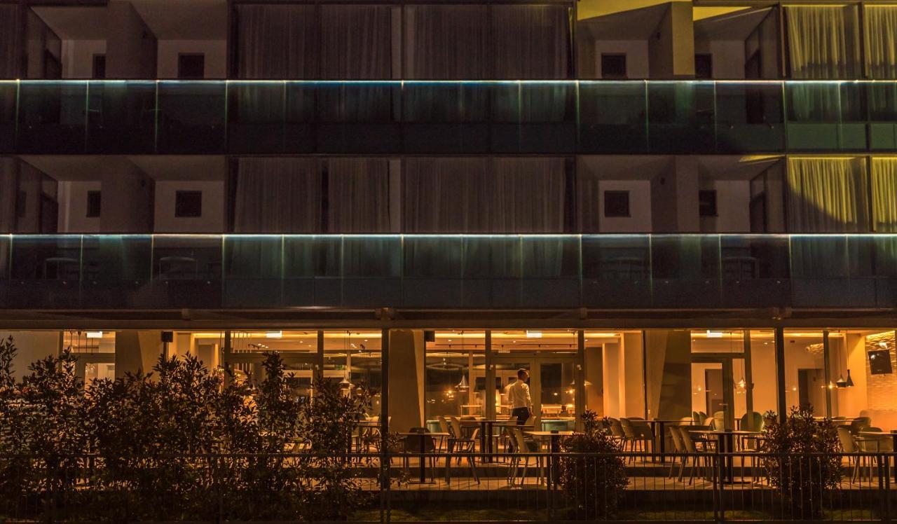 Hotel Arka Orşova Esterno foto