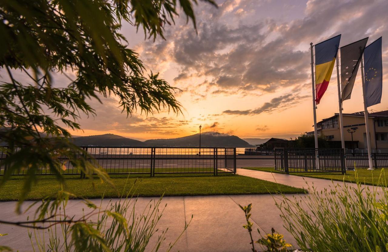 Hotel Arka Orşova Esterno foto