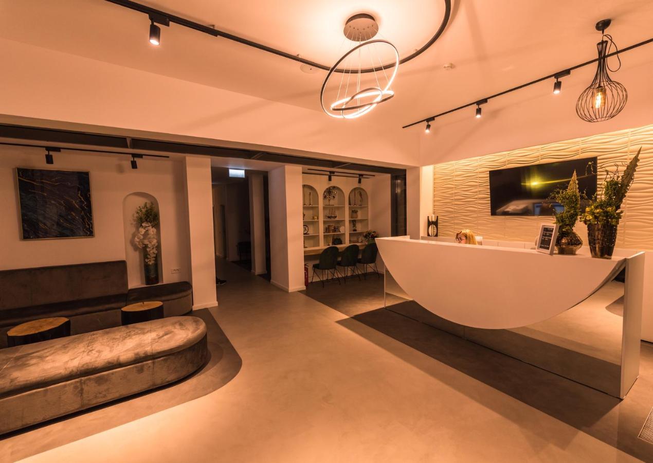 Hotel Arka Orşova Esterno foto